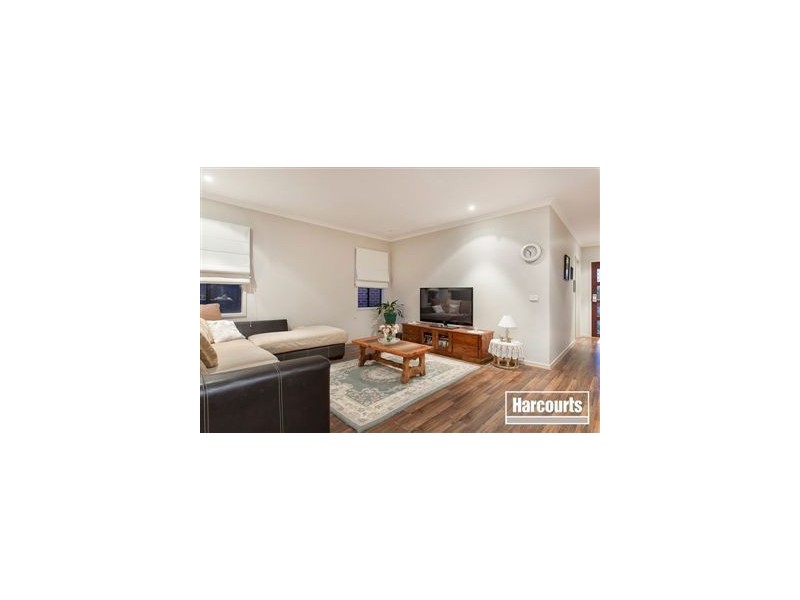 7 Cowes Close, Cranbourne North VIC 3977