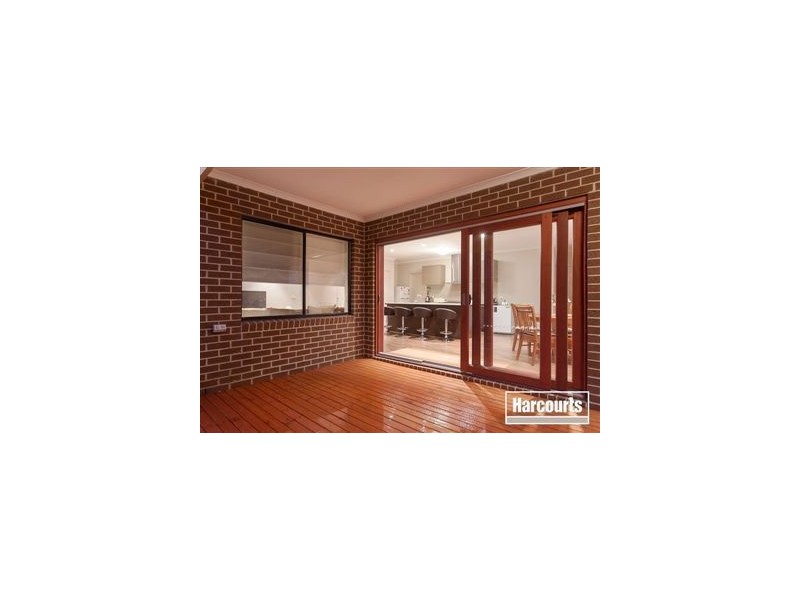 7 Cowes Close, Cranbourne North VIC 3977