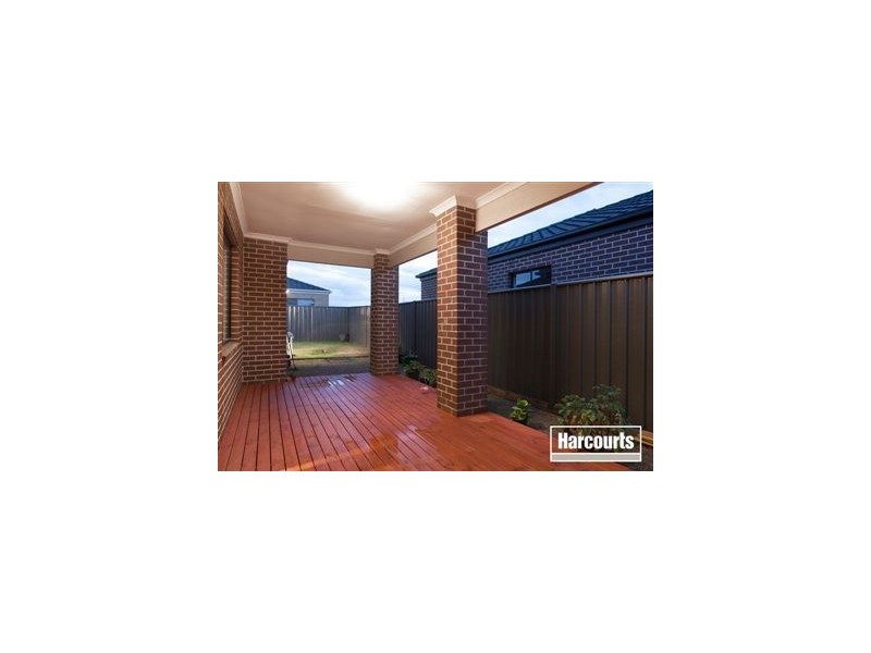 7 Cowes Close, Cranbourne North VIC 3977