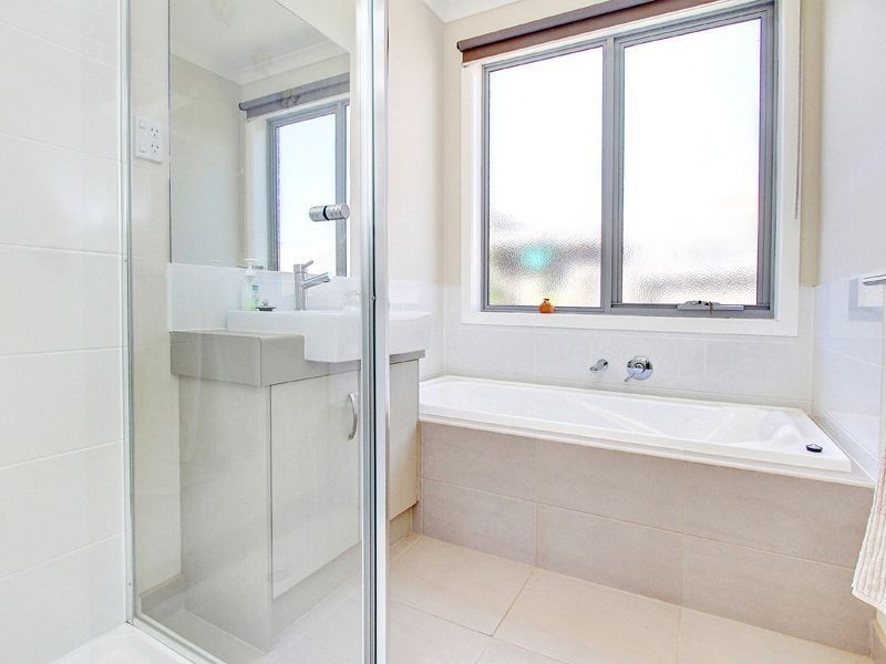 2/27 Green Island Ave, Mount Martha VIC 3934