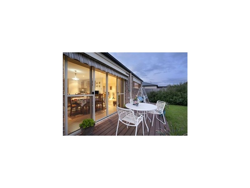 77B St Mitchell Circuit, Mornington VIC 3931