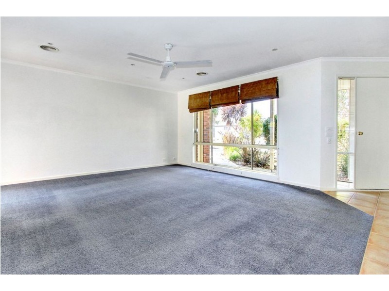 28 Frances Drive, Mount Martha VIC 3934