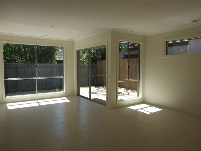 1/35 Van Ness Ave, Mornington VIC 3931