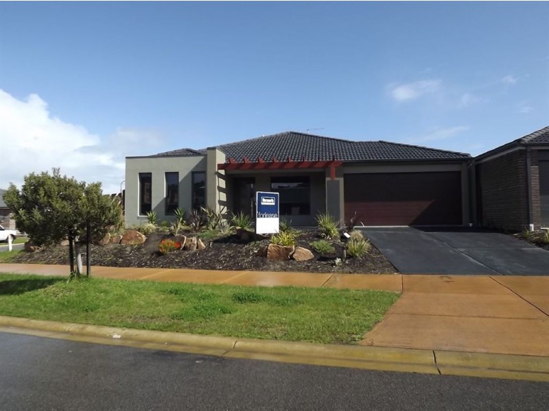 8 Sefton Grange, Mount Martha VIC 3934