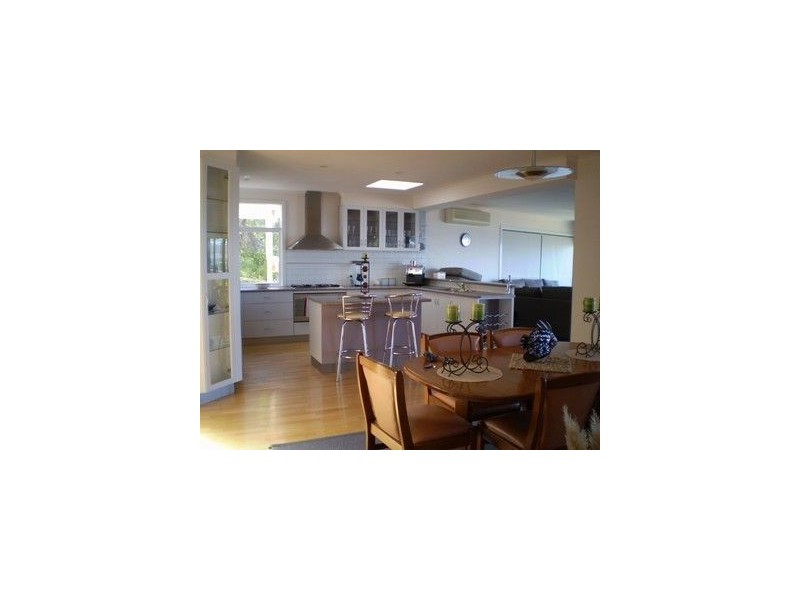 17 Ellerina Road, Mount Martha VIC 3934