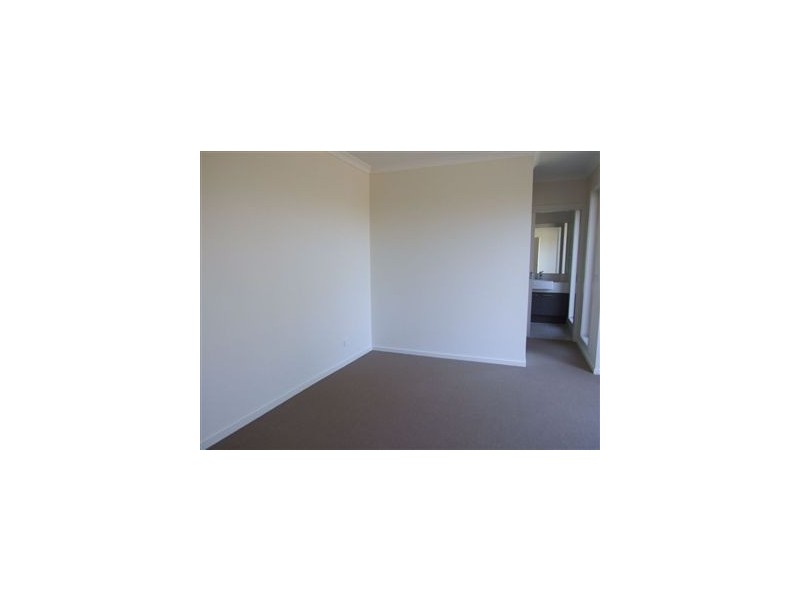 1/35 Van Ness Ave, Mornington VIC 3931