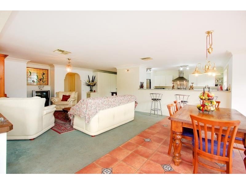 10 Knighton Court, Mornington VIC 3931