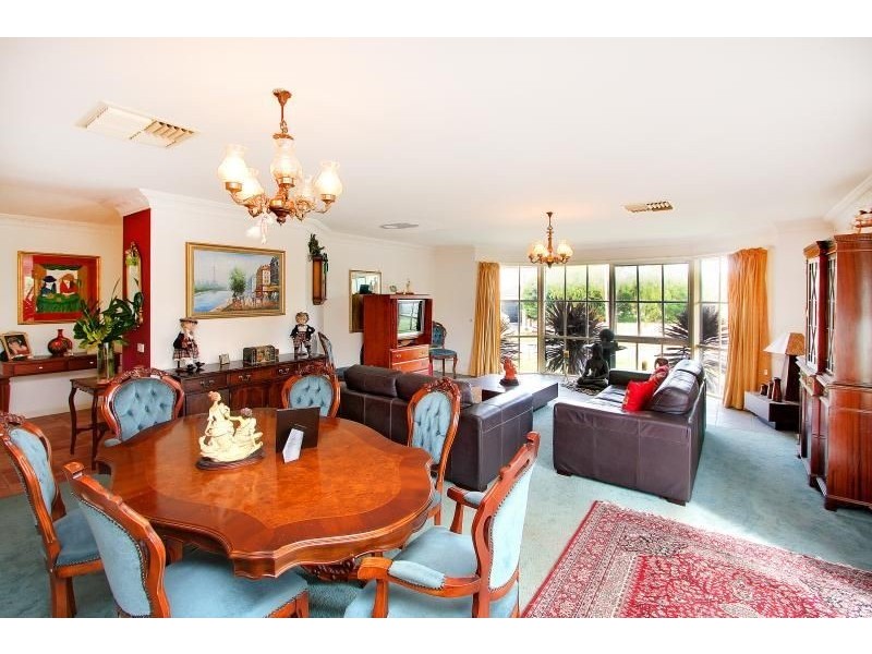 10 Knighton Court, Mornington VIC 3931