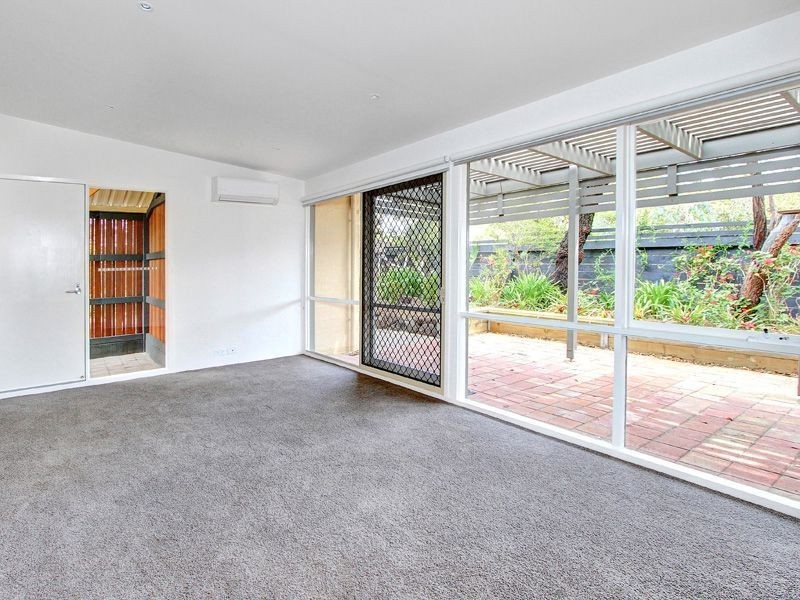 6/8 Johns Road, Mornington VIC 3931