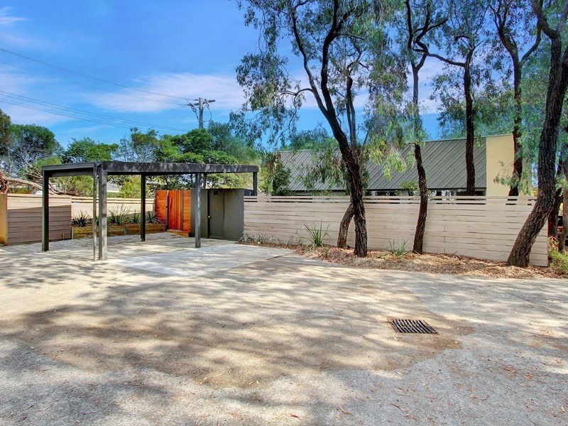 6/8 Johns Road, Mornington VIC 3931