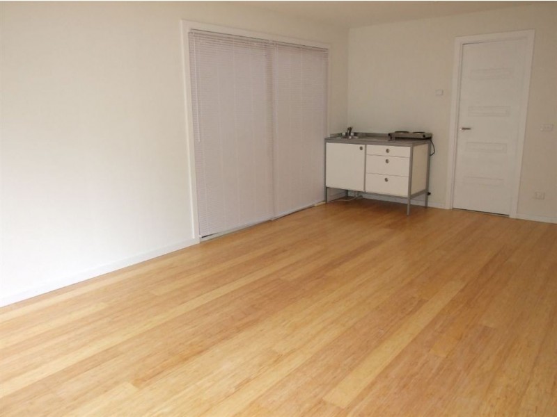 1&2 18 Tourello Road, Mount Eliza VIC 3930