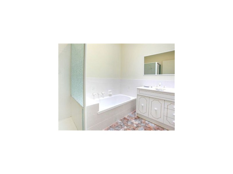 1/6 Beach Grove, Mornington VIC 3931