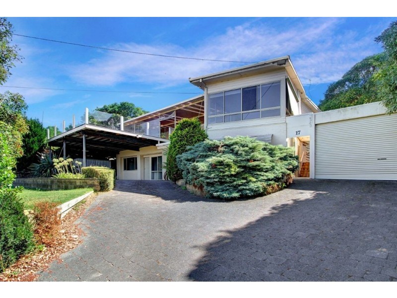 17 Ellerina road, Mount Martha VIC 3934