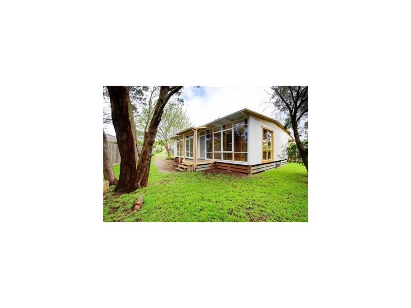 13B Alameda Avenue, Mornington VIC 3931