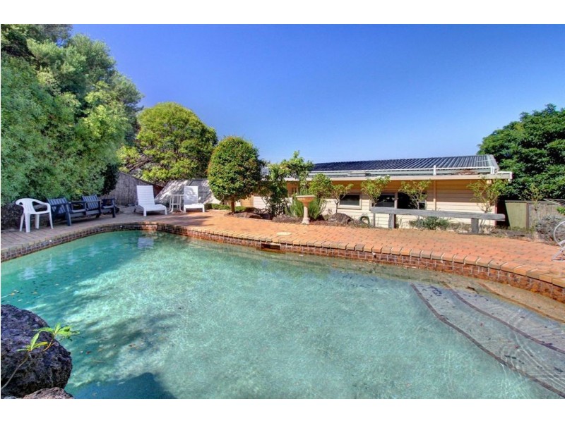 17 Ellerina Road, Mount Martha VIC 3934