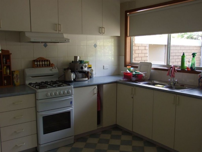 2/20 Alemeda Avenue, Mornington VIC 3931