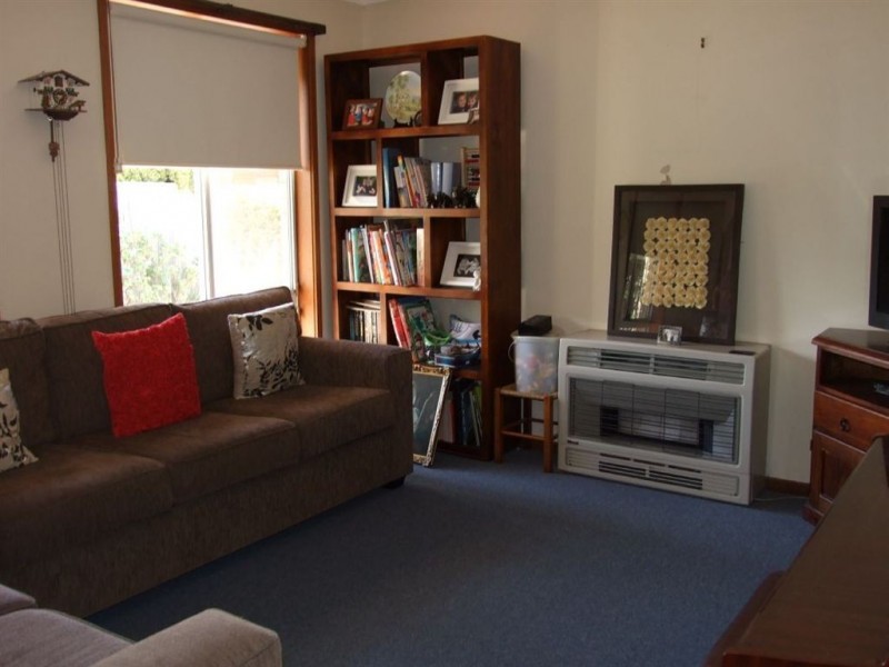 2/20 Alemeda Avenue, Mornington VIC 3931