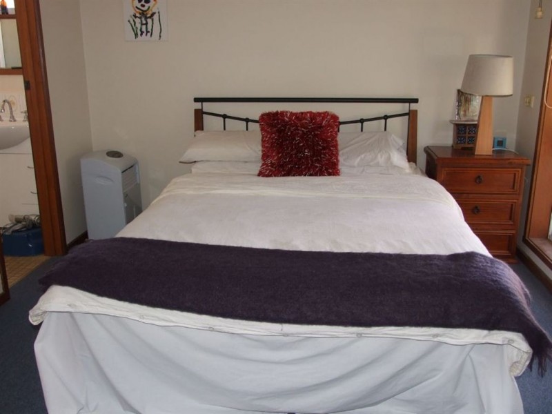 2/20 Alemeda Avenue, Mornington VIC 3931