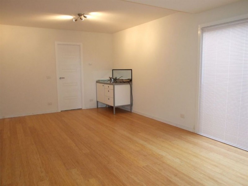 1&2 18 Tourello Road, Mount Eliza VIC 3930