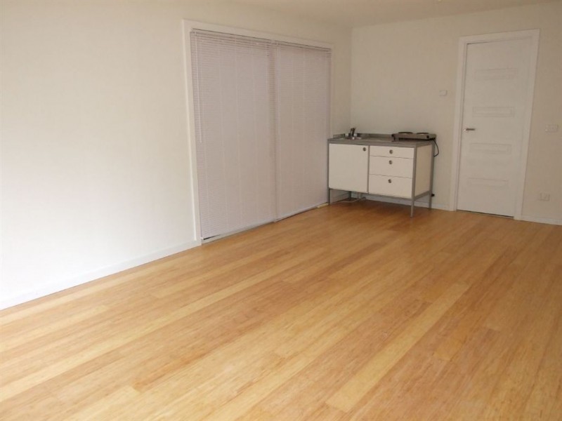 1&2 18 Tourello Road, Mount Eliza VIC 3930