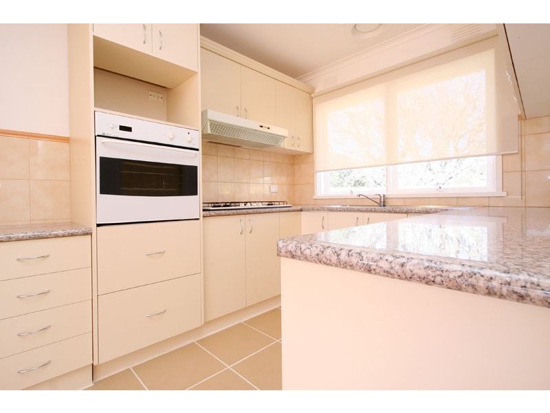 1/2 Beach Grove, Mornington VIC 3931