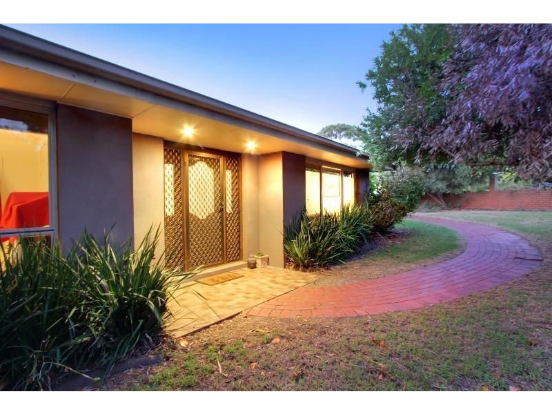 11 Pender Avenue, Mornington VIC 3931