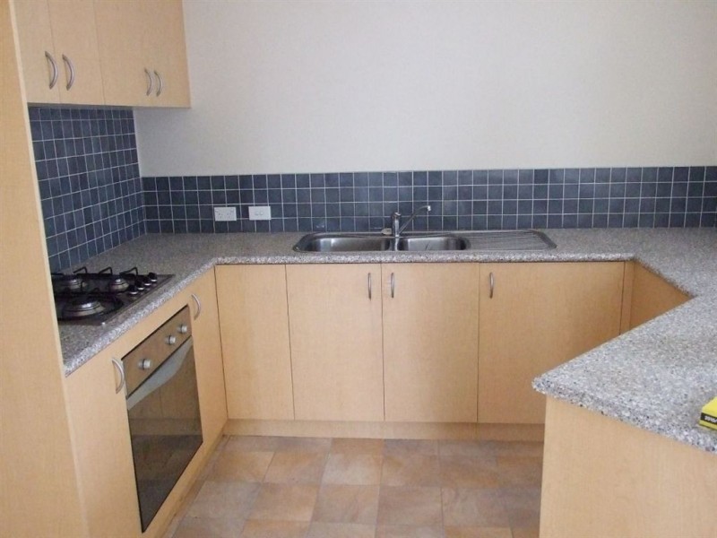 3/3-5 Carol Street, Mornington VIC 3931