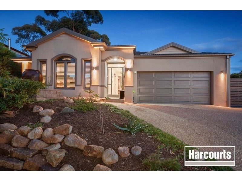 8 Walara Drive, Mount Martha VIC 3934