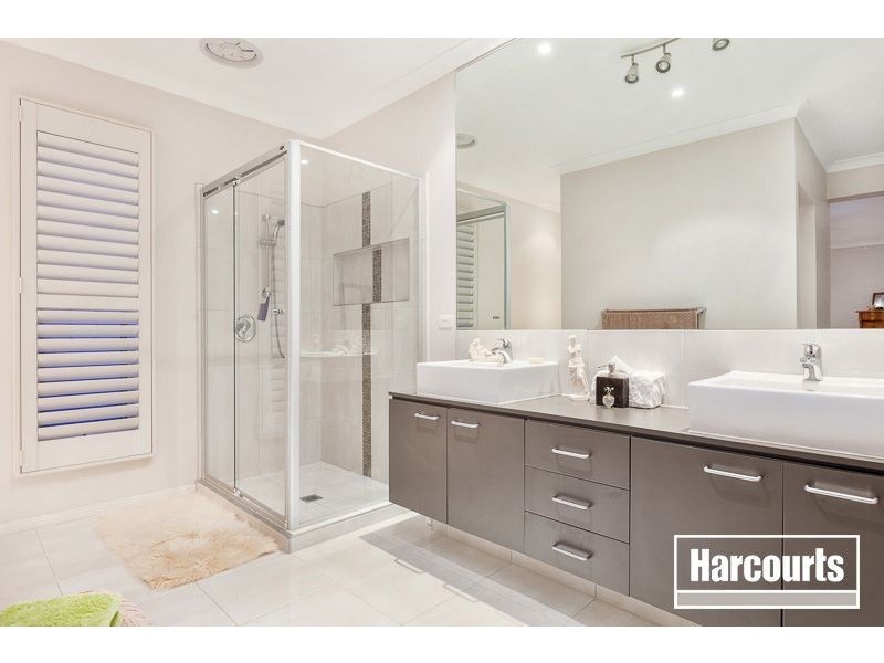 8 Walara Drive, Mount Martha VIC 3934