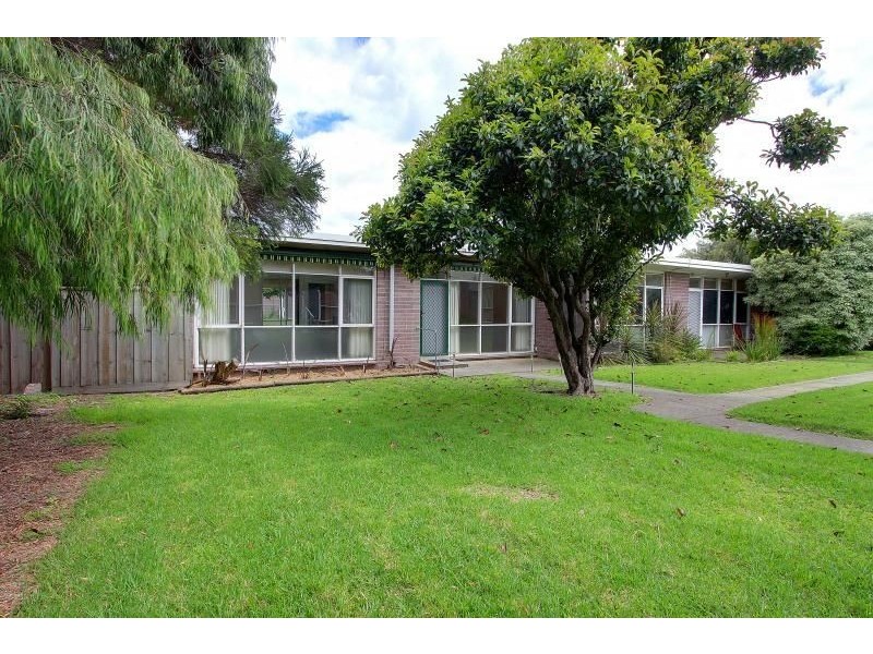 2/6 Tasma Lane, Mornington VIC 3931