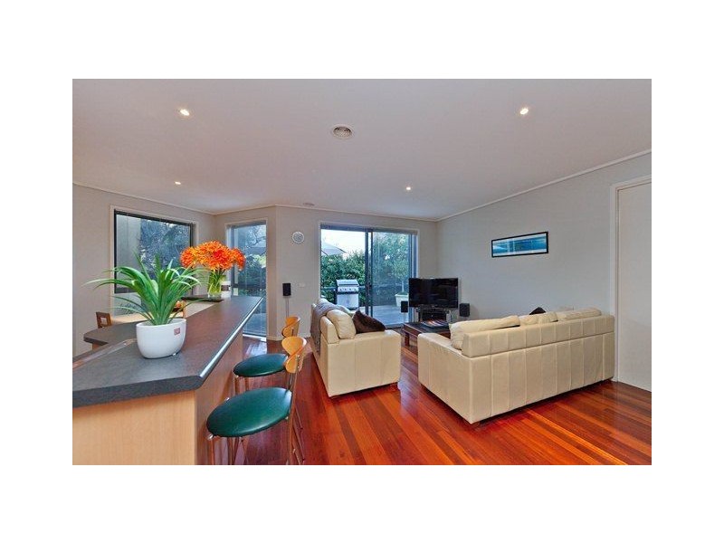 17/2a Bentons Road, Mornington VIC 3931