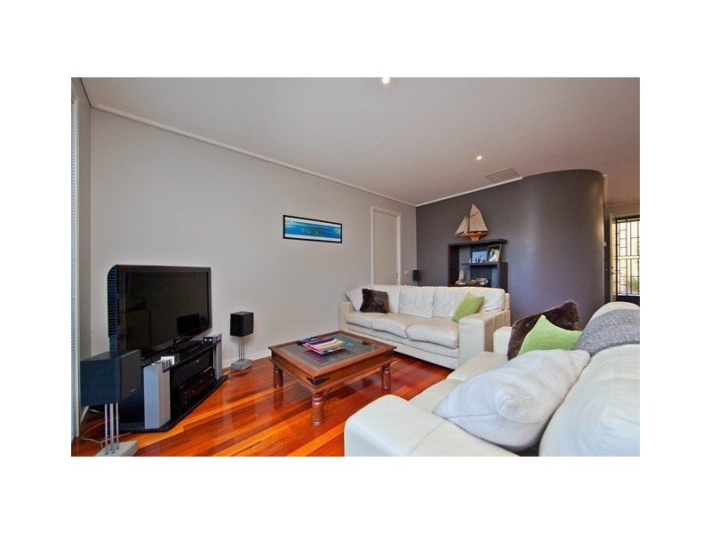 17/2a Bentons Road, Mornington VIC 3931