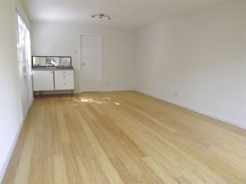 2/18 Tourello Road, Mount Eliza VIC 3930