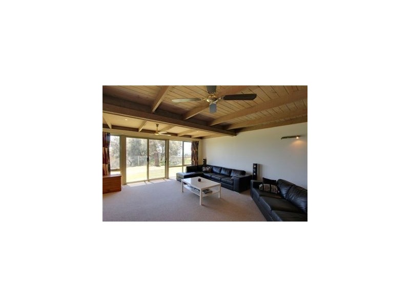 9 Coburn Ave, Mccrae VIC 3938