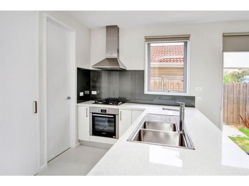 2/5 Kent Street, Mornington VIC 3931