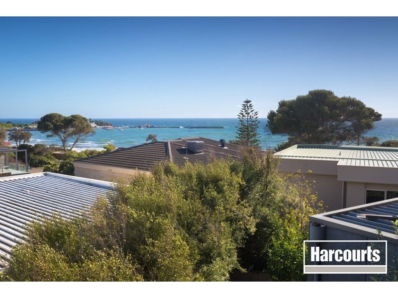 2B Tanti Avenue, Mornington VIC 3931