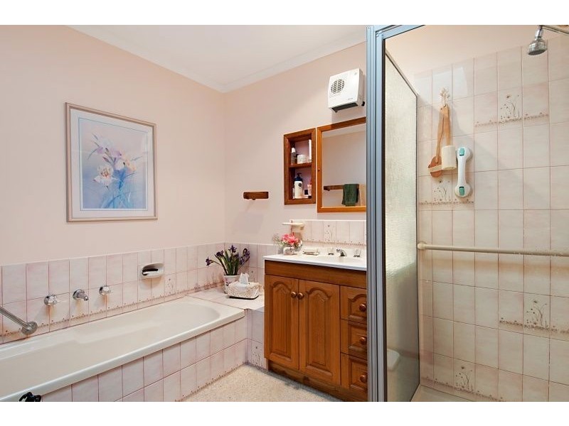 2/48 Alameda Avenue, Mornington VIC 3931