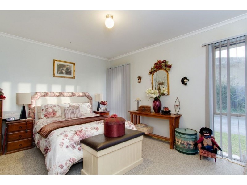 1/52 Alameda Avenue, Mornington VIC 3931