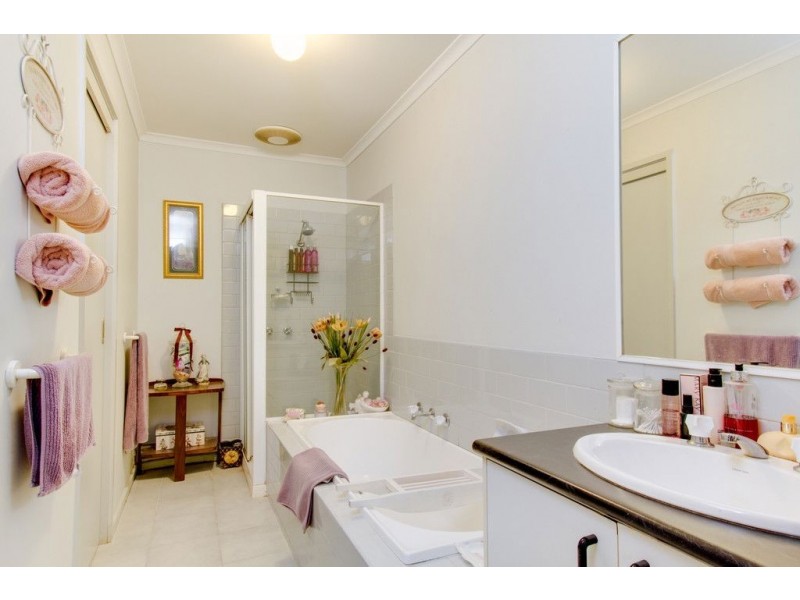 1/52 Alameda Avenue, Mornington VIC 3931