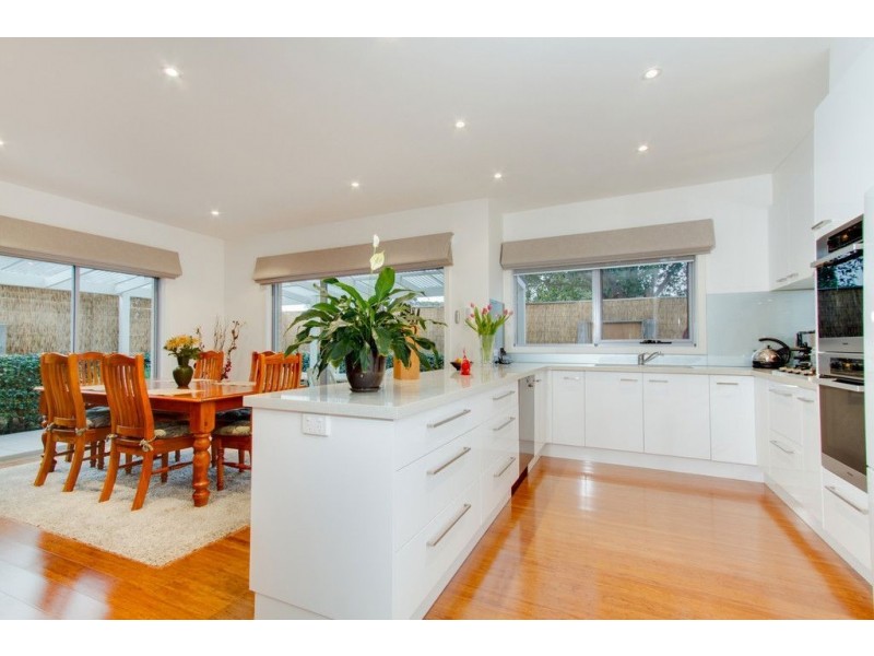 2/19 Turnbull Street, Mornington VIC 3931