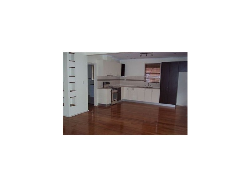 7 Robertson Drive, Mornington VIC 3931