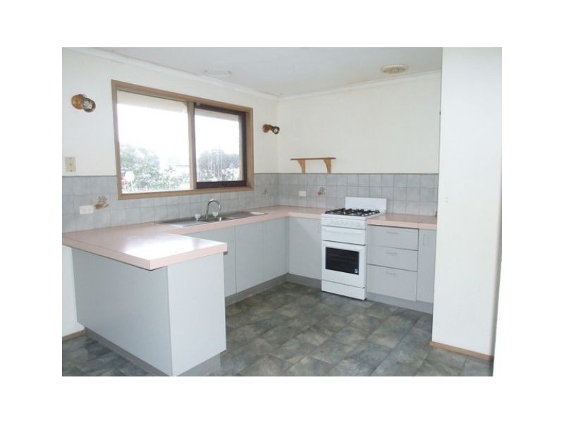 69 Dorothy Cres, Mornington VIC 3931