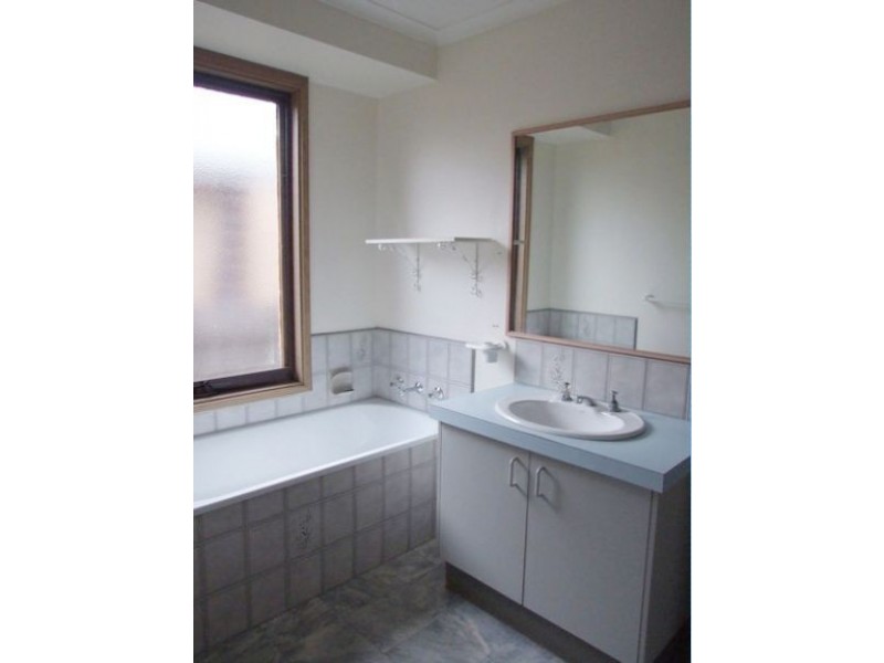 69 Dorothy Cres, Mornington VIC 3931