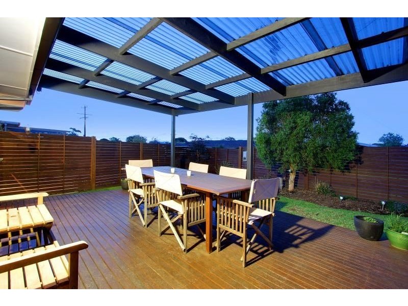 4 Ti Tree Grove, Mornington VIC 3931