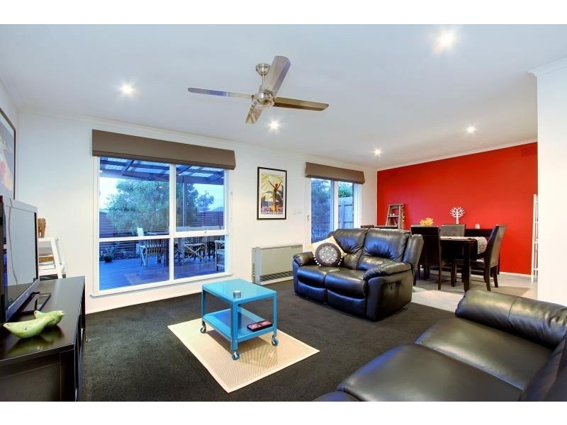 4 Ti Tree Grove, Mornington VIC 3931