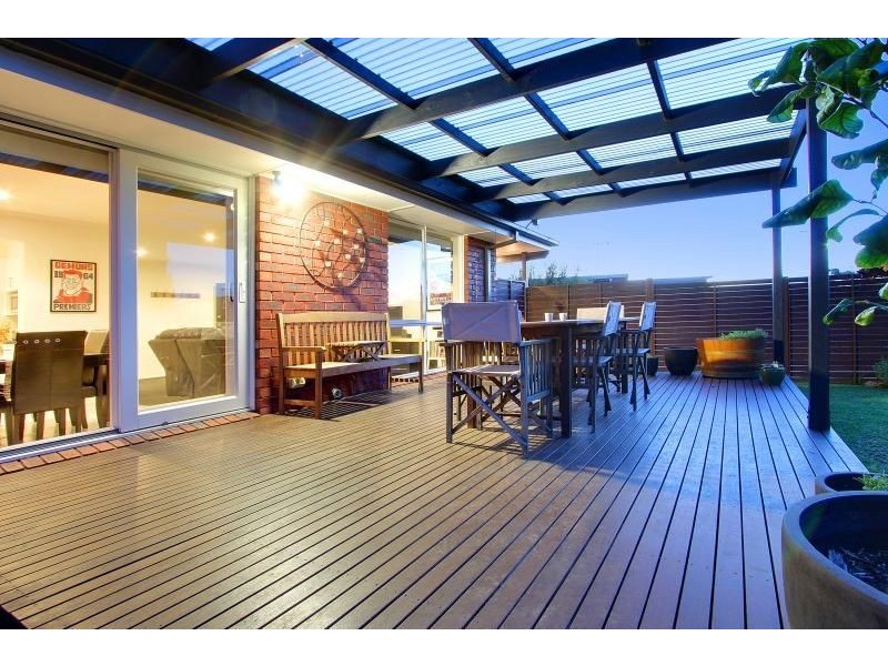 4 Ti Tree Grove, Mornington VIC 3931