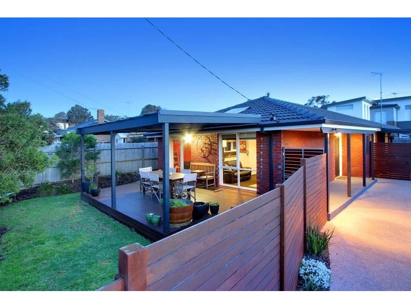 4 Ti Tree Grove, Mornington VIC 3931