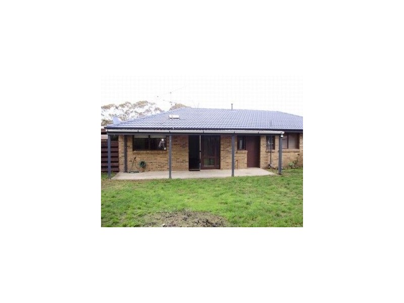 8 Parwan Cres, Mornington VIC 3931