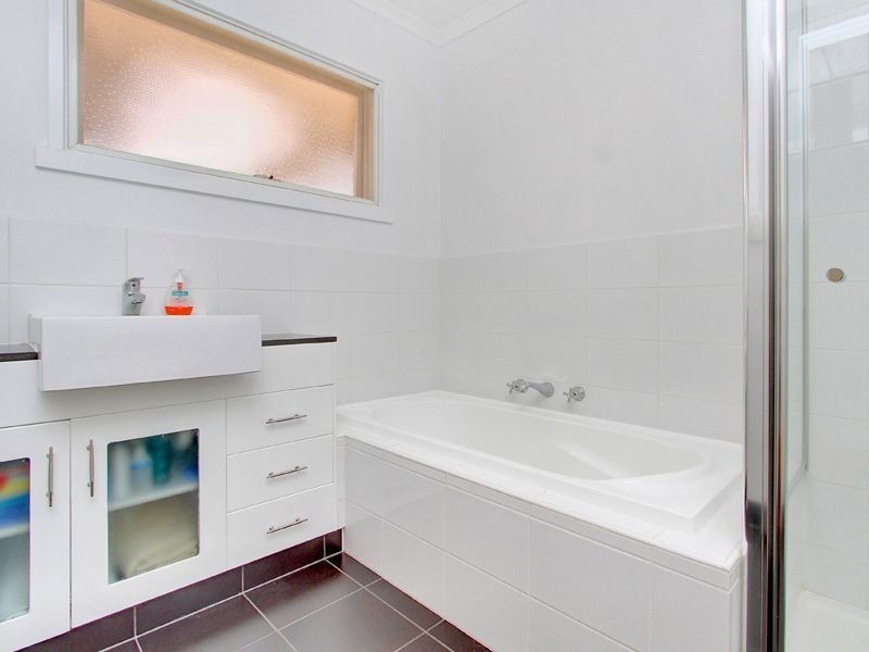 24 Benambra Street, Mornington VIC 3931