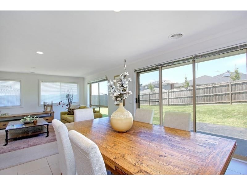 33 Windmill Parade, Mount Martha VIC 3934